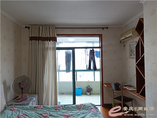 30cb5562-e3d6-4959-b588-c9a5a80d7ef2_0.jpg