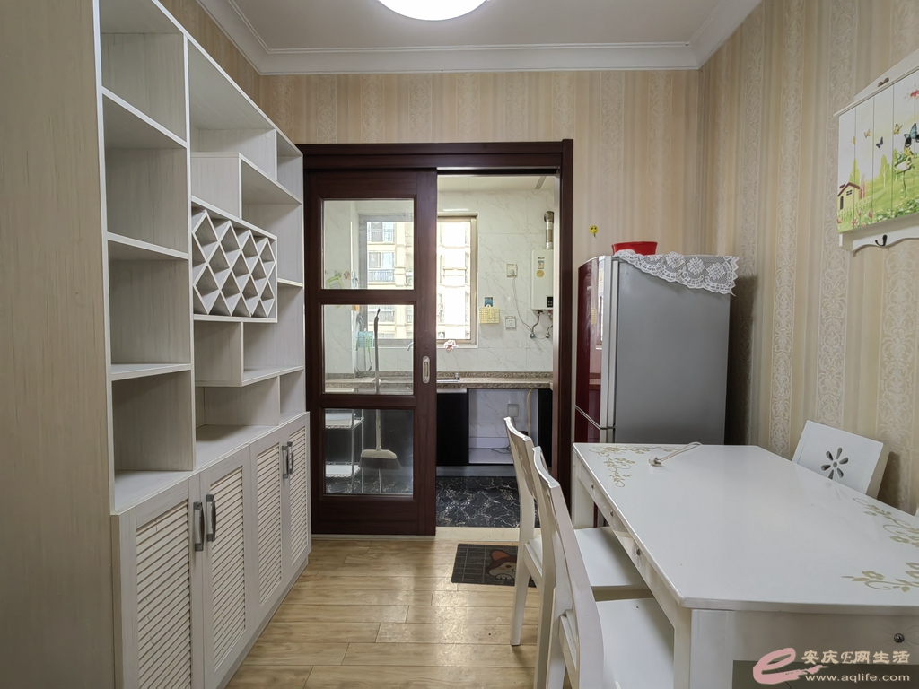 ecaf073d-4ed8-4d15-b78b-501f4c0875c5_0.jpg