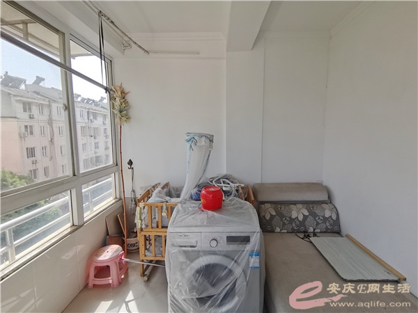 b8b117b8-6a1e-48e4-8088-786d1b24abb9_0.jpg