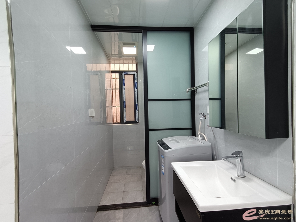 30bf8403-dcce-4bd8-a40d-1326ffe908b8_0.jpg