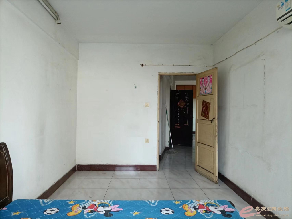 c29ab6ff-390c-4c60-95be-e145612e0a97_0.jpg