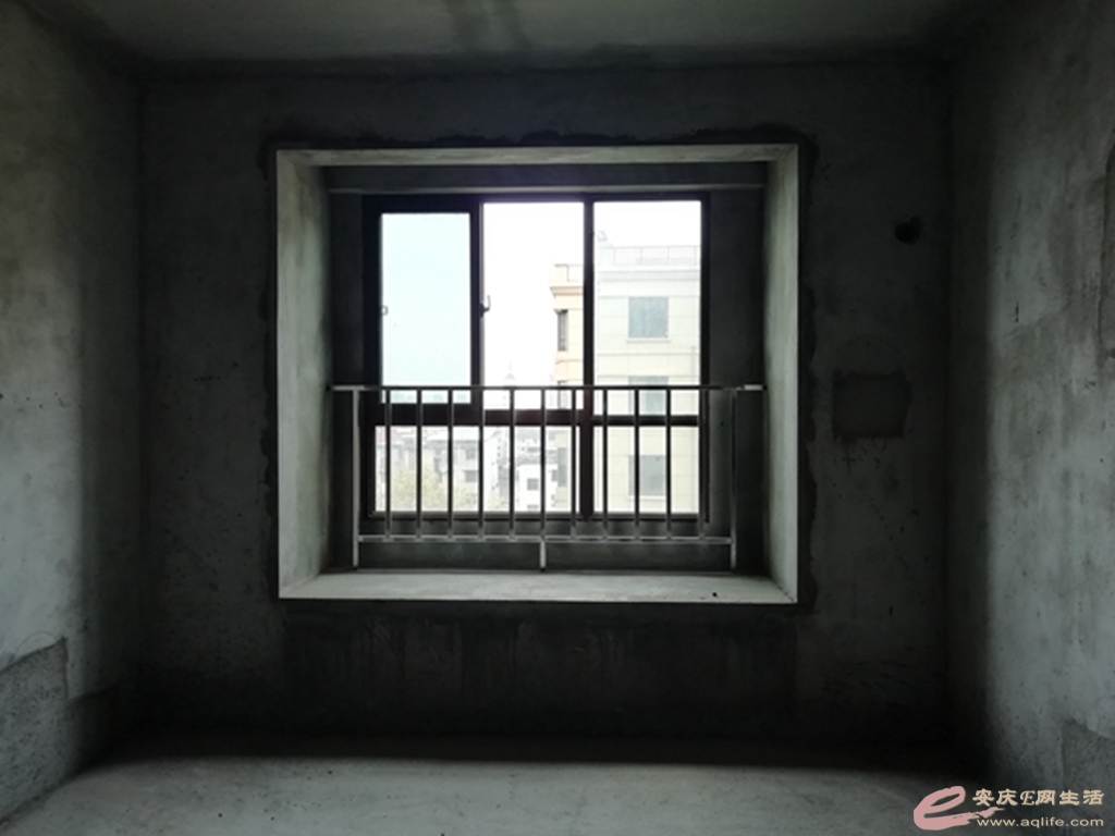 4bd218df-1046-4fa5-824a-47be0e7fa54e_0.jpg