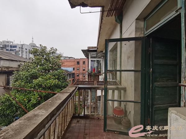 717e9180-ec83-4aad-b1b7-b47126a59934_0.jpg