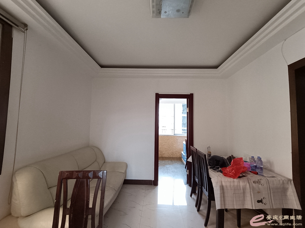 c70082eb-2c12-494d-9077-5115e0eeeb56_0.jpg