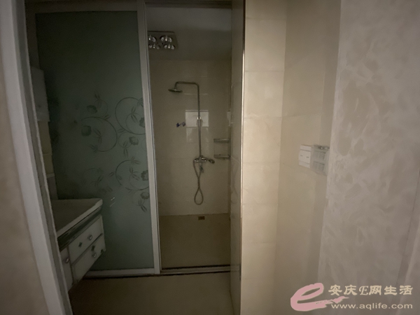 5708e7ef-6bcc-402b-8198-a62110fb7f68_0.jpg