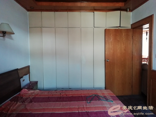 5fad9a31-df88-423c-9507-2e8ba7428f49_0.jpg
