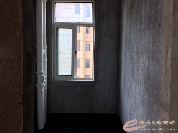 09f515c7-5c9b-4c14-a4a4-7661afd2f16b_0.jpg