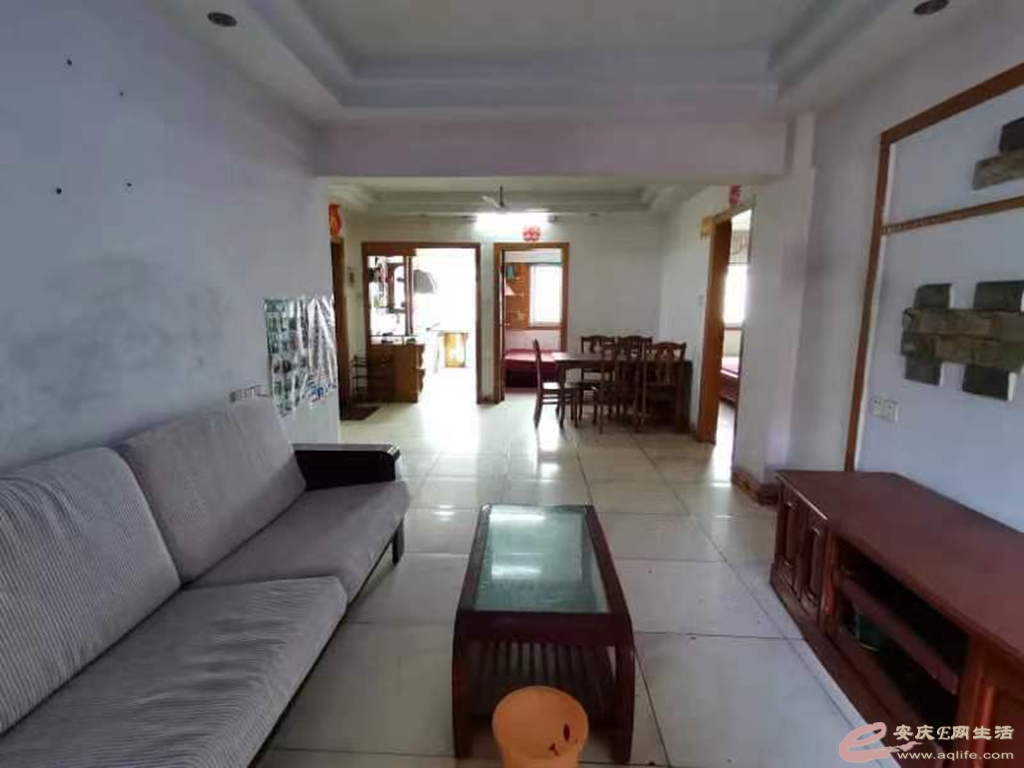 b0116549-4fec-4e01-8738-aa9353e8ca94_0.jpg