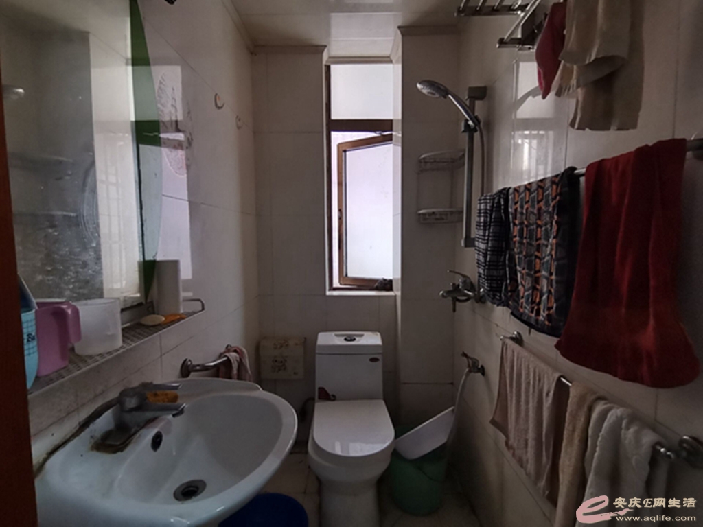 e229ab80-99c5-41a2-bd7f-e38db12a6780_0.jpg
