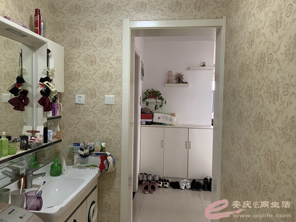 3e9370b7-695f-49af-b969-eb1db98b0666_0.jpg