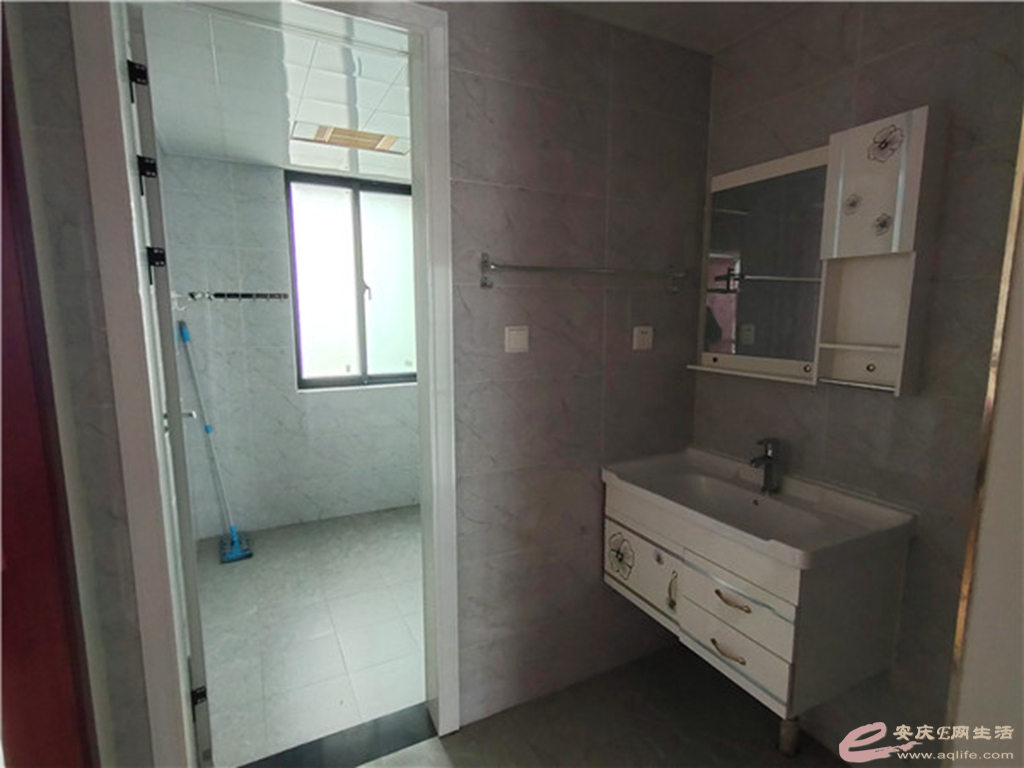 9b5d342f-8301-4813-aee9-97efda2f4ab0_0.jpg
