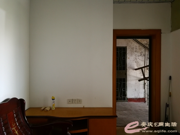 841d9078-febb-4d10-b1b1-e8efecf819b3_0.jpg