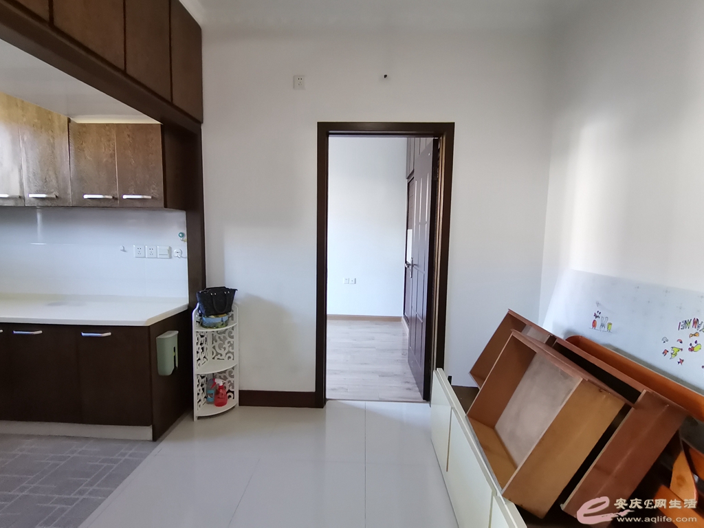 b1350d70-8d23-48cc-ab47-ddd97b231b4d_0.jpg