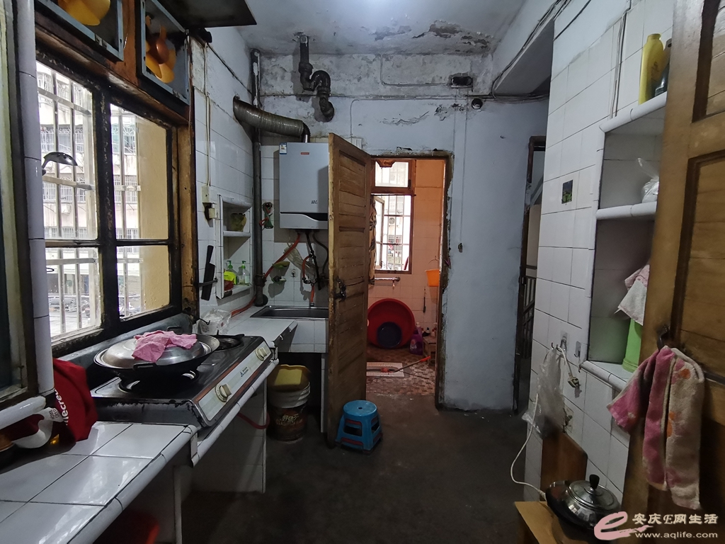 7b848a98-16c4-49dd-88db-96fff2a51460_0.jpg