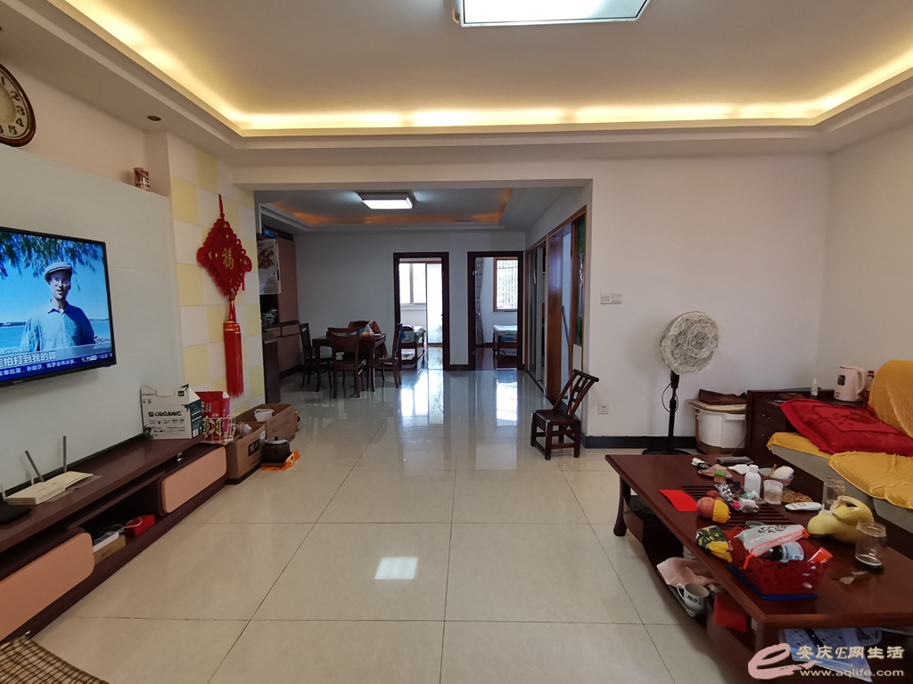 62d530fb-d675-4e0b-9092-51d5a18d5937_0.jpg