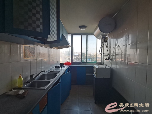 656f9d53-d5d9-4267-935b-be194a1bb8a6_0.jpg