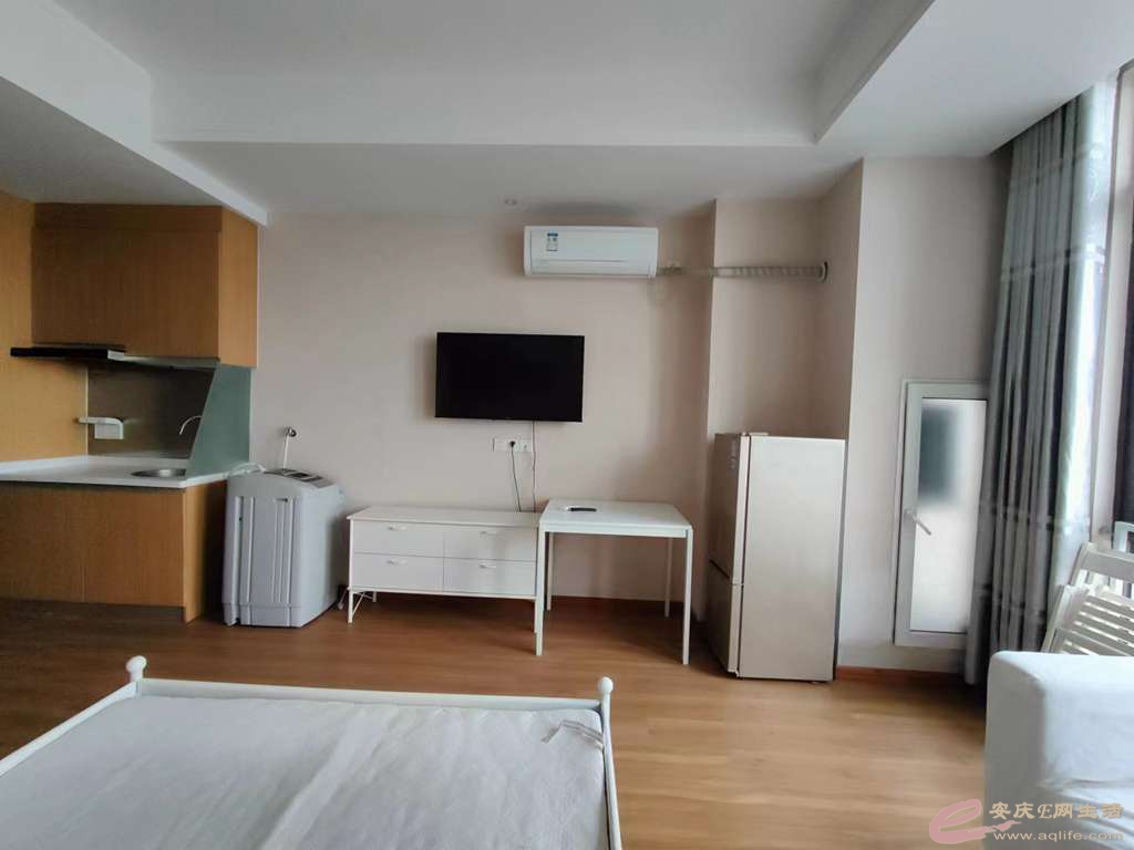 69aee42c-74a4-4644-9168-96f2e345a46f_0.jpg