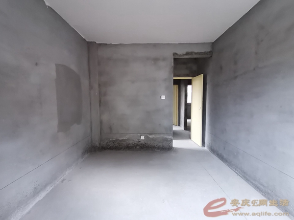 74cf15fe-725a-4db6-a6cc-f09045b81958_0.jpg