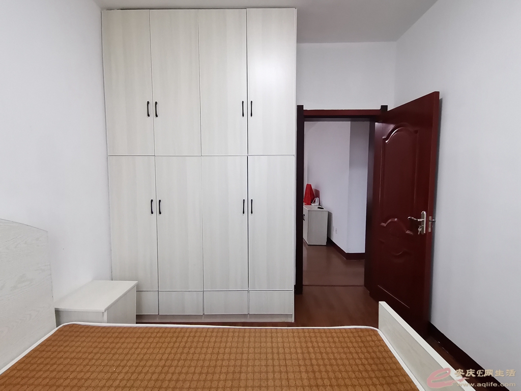 32da3d4e-30cb-4570-8d97-d90cf79e3abd_0.jpg