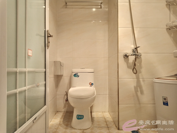 093042lsi1tx5yw7jy7171.jpg