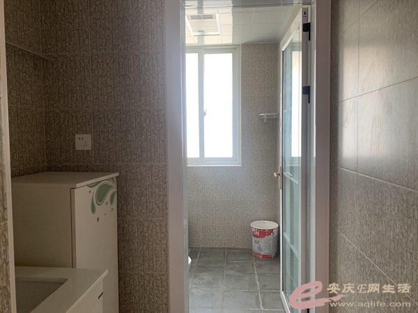 ec33970c-8a6d-45a1-937e-5bcad44ef398_0.jpg