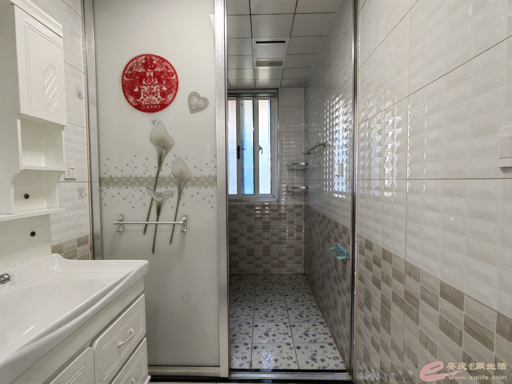 151154lhm5zut8bie1585t.jpg
