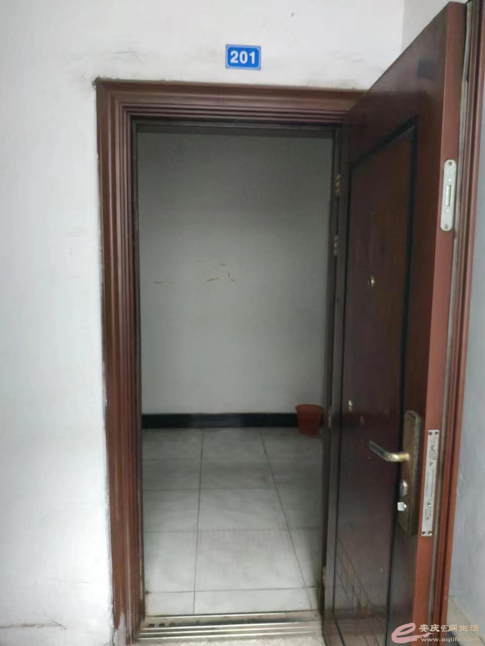 004.jpg