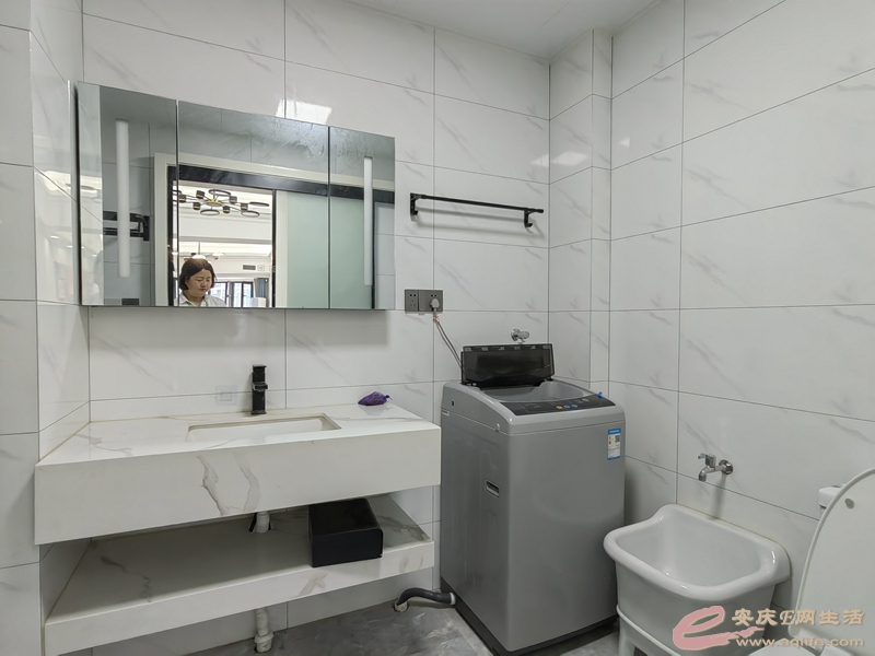 180344zx4uv1qv2z45l652.jpg